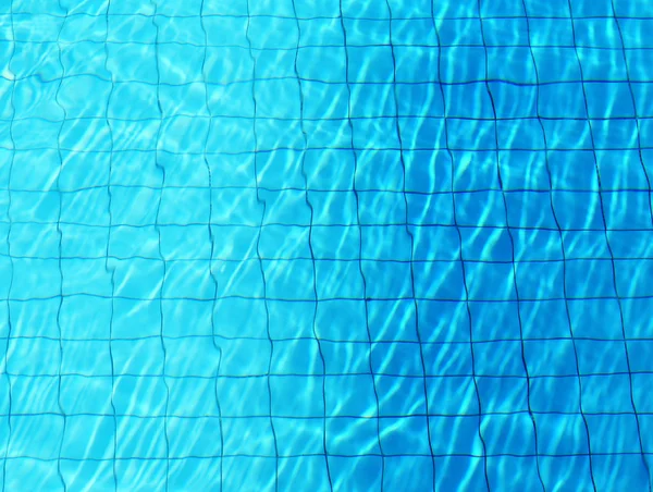 きれいな水のプールの背景写真 — ストック写真