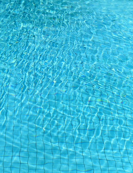 Photo de fond d'une belle piscine d'eau — Photo