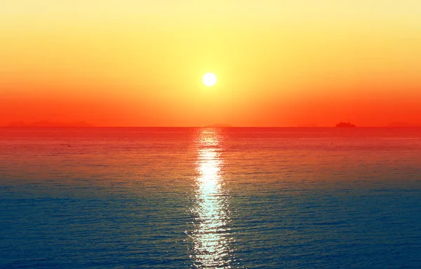 Fotos heller Sonnenuntergang — Stockfoto