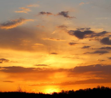 Sahada gün batımı