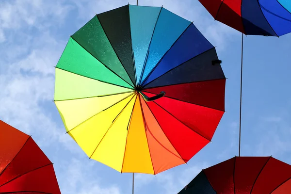 Foto av vackra flerfärgade paraplyer — Stockfoto