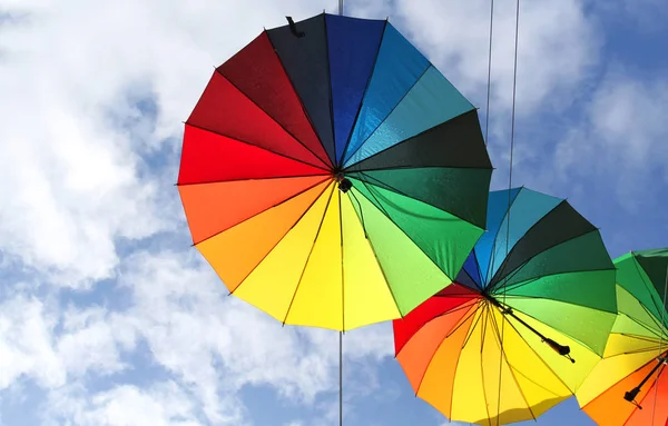 Photo de beaux parasols multicolores — Photo