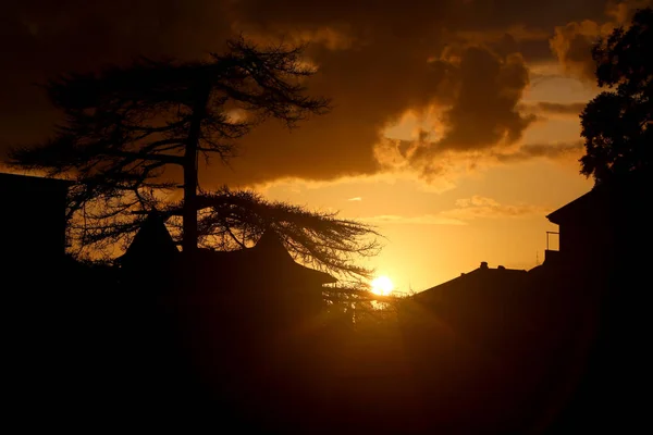 Hermosa foto puesta de sol brillante —  Fotos de Stock