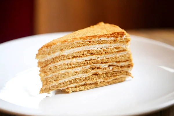 Фото вкусного десерта из меда — стоковое фото