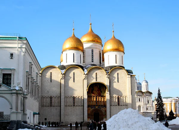 モスクワのクレムリンの聖母被昇天大聖堂の写真 — ストック写真