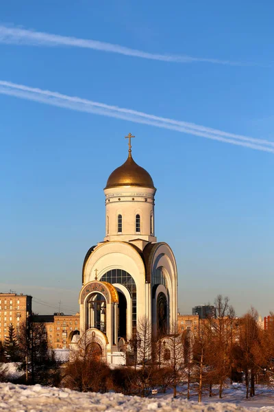 Foto landskap av St. George kyrka — Stockfoto