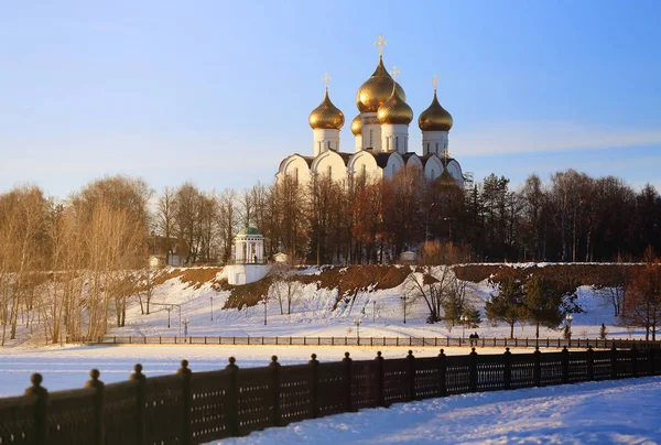 照片风景视图与寺庙在俄国 — 图库照片