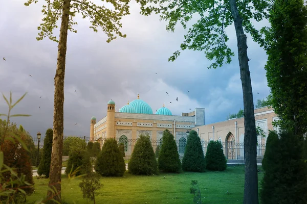 웅장 한 모스크의 풍경 사진 — 스톡 사진