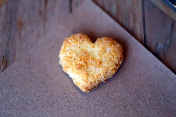 Tatlı kalp kurabiyeli şenlikli fotoğraf — Stok fotoğraf