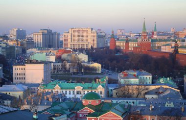 Moskova Kremlin ve katedrallerinin güzel gün batımı manzarası