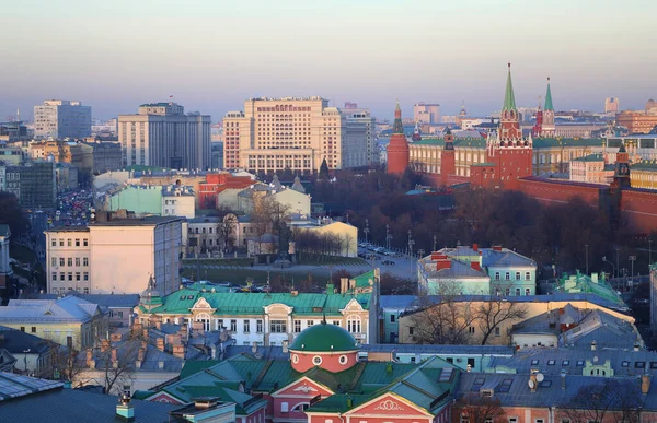 아름다운 석양을 찍은 모스크바의 크렘린 과대 성당들 — 스톡 사진