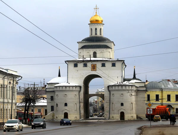 Фото архитектуры Золотых ворот во Владимире — стоковое фото