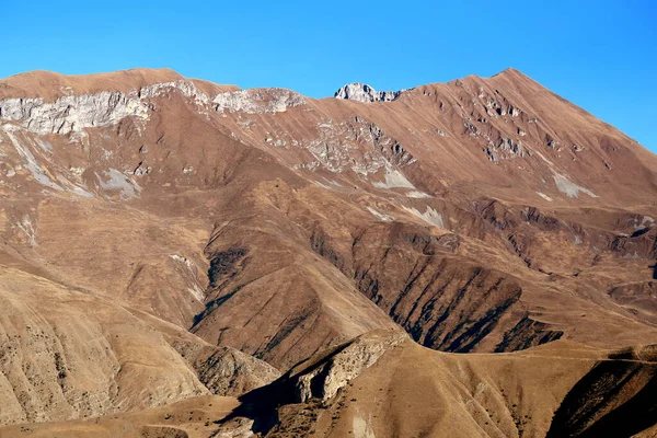 Paisaje fotográfico hermosas montañas iluminadas —  Fotos de Stock