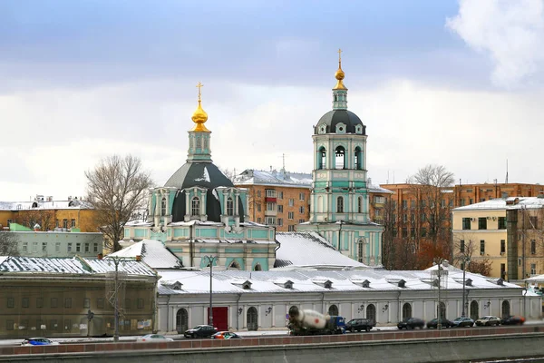 Красивое пейзажное фото Московской церкви — стоковое фото