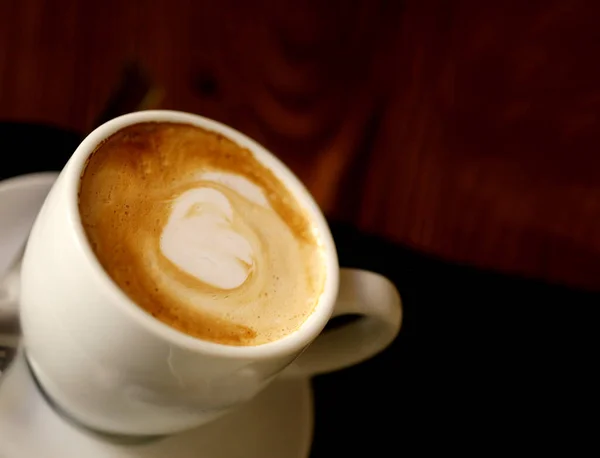 Zdjęcie Dużej Filiżanki Kawy Mlekiem Restauracji Reklama Napojów Kawowych — Zdjęcie stockowe