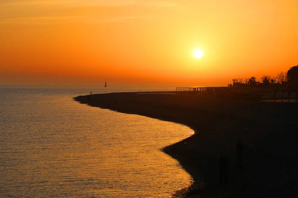 春の海沿岸の美しい夕日 — ストック写真