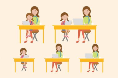 dizüstü bilgisayarı ve tableti olan anne ve kızı