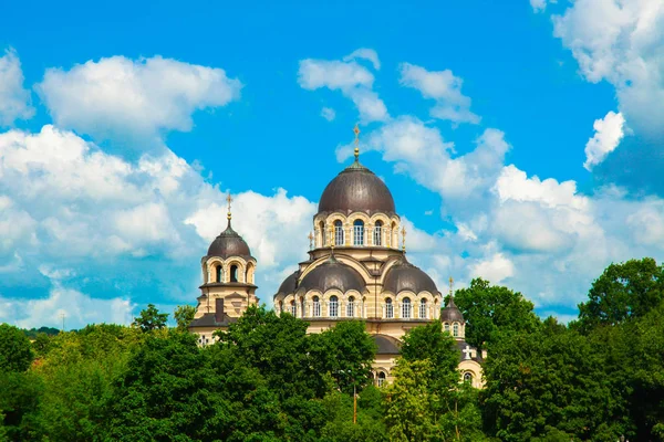 Iglesia ortodoxa de Nuestra Señora del Signo (Znamenskaya) en Vilna, Lituania —  Fotos de Stock