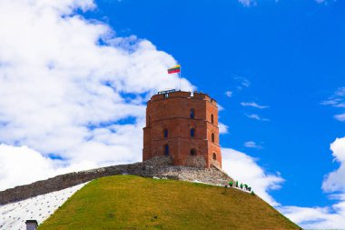 Vilnius, şafak kulesi. Yaz