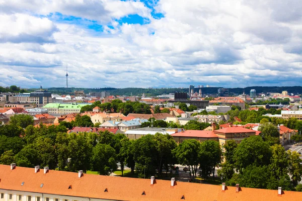 Beautiful summer panorama of Vilnius old town taken from the Gediminas hill — Stock Photo, Image