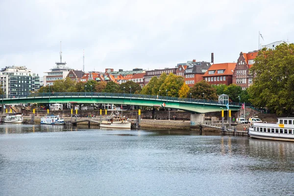 Brema Niemcy Października 2019 Widok Miasto Rzekę Weser Stare Statki — Zdjęcie stockowe