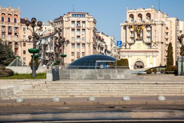 KYIV, UKRAINE Nisan 5, 2020: Khreshchatyk, Bağımsızlık Meydanı. Ukrayna 'nın merkez bölgesi