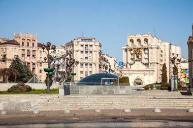 KYIV, UKRAINE Nisan 5, 2020: Khreshchatyk, Bağımsızlık Meydanı. Ukrayna 'nın merkez bölgesi