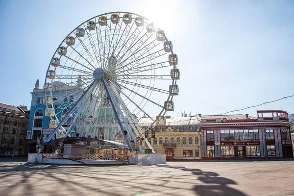 Kyiv Ucrania Abril 2020 Rueda Fortuna Plaza Kontraktova —  Fotos de Stock