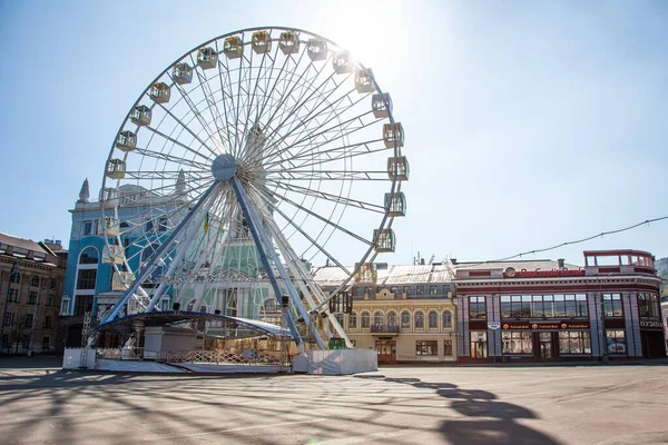 Kyiv Ucrania Abril 2020 Rueda Fortuna Plaza Kontraktova Imagen De Stock