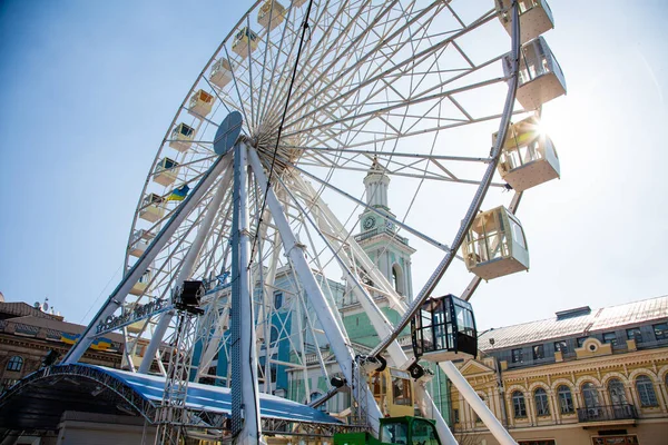 Kontraktova Square Kiev Attraction Tourists Ferris Wheel — Stock Photo, Image