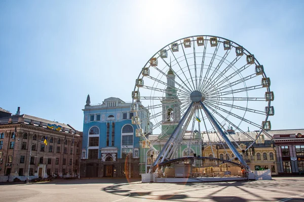 Площа Контрактова Києві Привабливість Туристів Колесо Ферріса — стокове фото