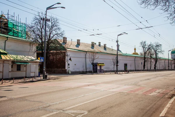 Kyiv Ukraine April 2020 Empty Road Kiev Pechersk Lavra Kiev — Stock Photo, Image