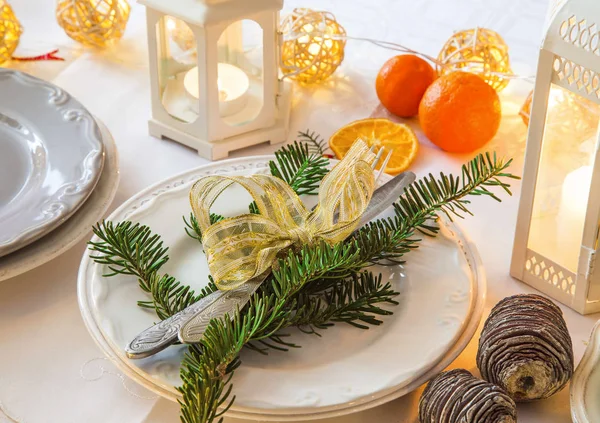 クリスマスお祝いテーブル設定装飾 — ストック写真