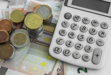 Finans ve muhasebe kavram. Para sikke ve banknot ca ile