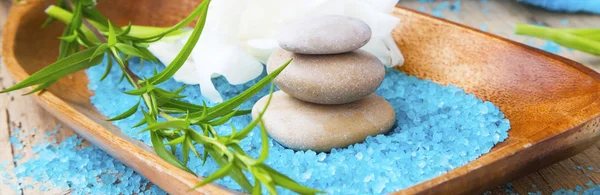 Spa massage stones and bath salt, spa therapy and wellness setti — Stock Photo, Image