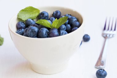 Nane bir kase taze yaban mersini