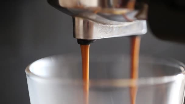 Cafetera Verter Café Expreso — Vídeos de Stock