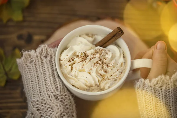 Cioccolata calda con crema — Foto Stock