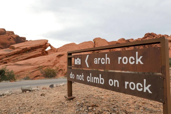 Arch Rock no Nevada — Fotografia de Stock