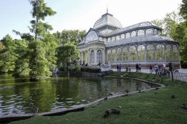 Cam Retiro park ortasında