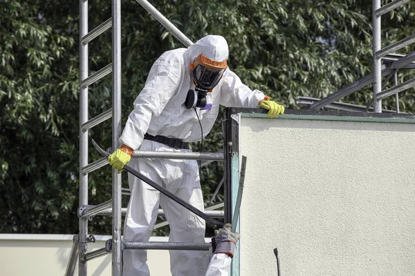 Asbestos removal — Stock Photo, Image