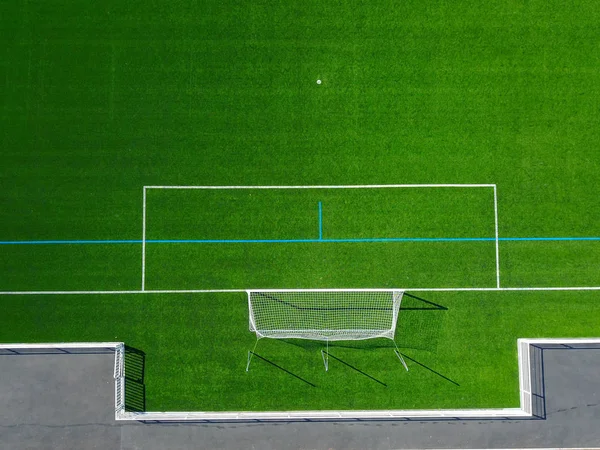 Campo Futebol Sintético Uma Cidade Fotos De Bancos De Imagens