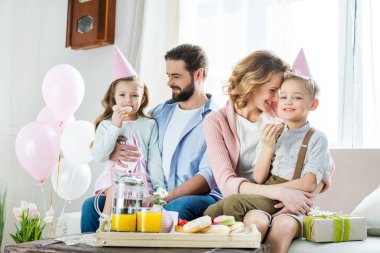 Anneler günü, mutlu aile
