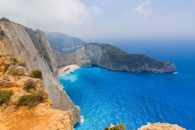 Navagio plaj batık Zakynthos Adası Yunanistan ile. Yaz seyahat tatil tatil arka plan.