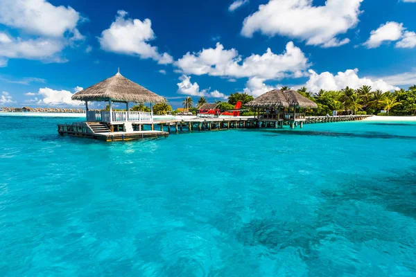 Hermosa Escena Maldivas Con Embarcadero Madera Mar Azul Hidroavión Bajo — Foto de Stock