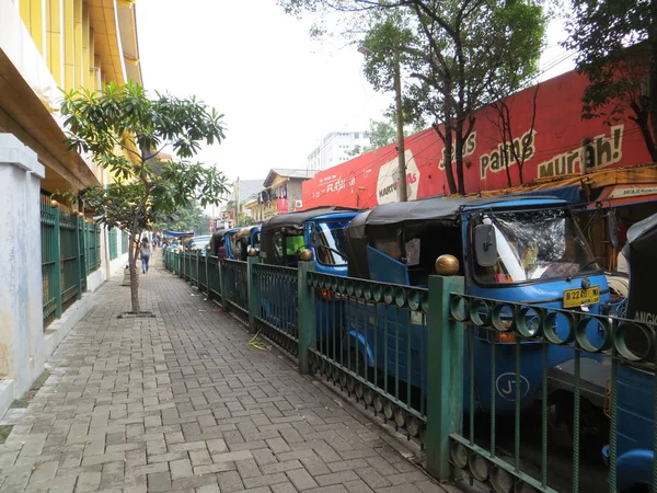 Przystanek Bajaj w Menteng, Dżakarta. — Zdjęcie stockowe