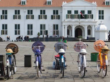Kota Tua'daki Fatahillah Meydanı.