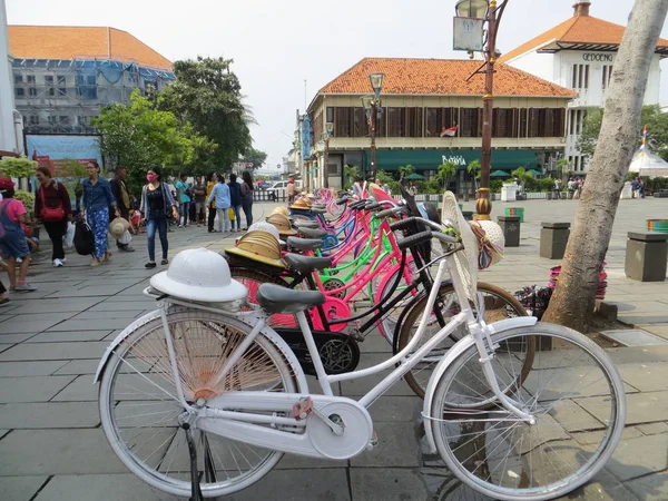 Location de vélos à Kota Tua . — Photo
