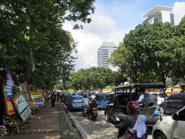 Zatłoczone drogi Jalan Merdeka Selatan, Jakarta. — Zdjęcie stockowe