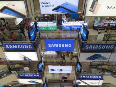 Jakarta pazarı cep telefonları.